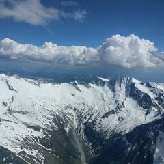 Flugwegposition um 13:40:50: Aufgenommen in der Nähe von Gemeinde Finkenberg, Österreich in 3852 Meter